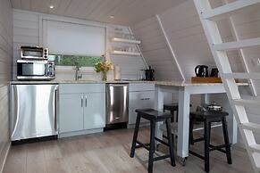 Duffin Cove Oceanfront Lodging