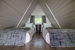 Duffin Cove Oceanfront Lodging