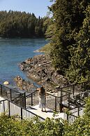Duffin Cove Oceanfront Lodging