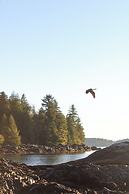 Duffin Cove Oceanfront Lodging