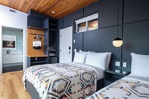 Duffin Cove Oceanfront Lodging