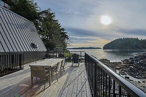 Duffin Cove Oceanfront Lodging