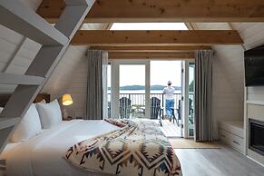 Duffin Cove Oceanfront Lodging
