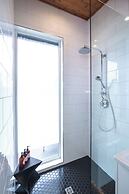 Duffin Cove Oceanfront Lodging