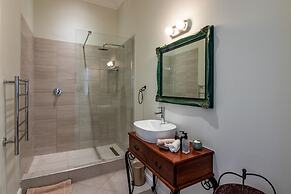 Carmichael House Boutique Hotel