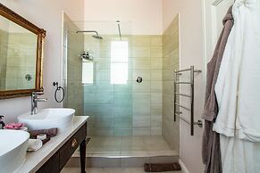 Carmichael House Boutique Hotel