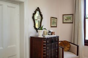 Carmichael House Boutique Hotel