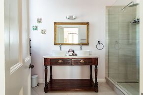 Carmichael House Boutique Hotel