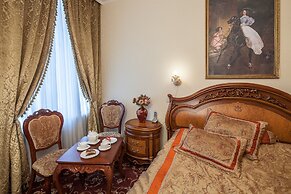Kamergersky Hotel