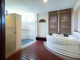Royal Lanta Resort & Spa