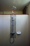 Royal Lanta Resort & Spa