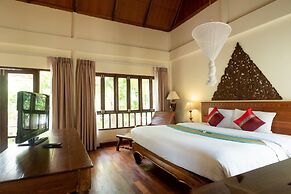 Royal Lanta Resort & Spa