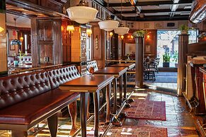Hotel Bishops Arms Strängnäs