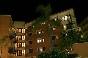 Artemis Hotel