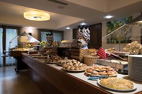 Artemis Hotel