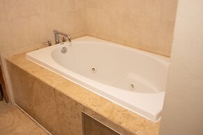 Ciqala Suites Hotel