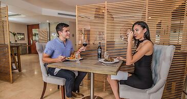 Ciqala Suites Hotel