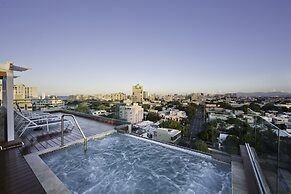 Ciqala Suites Hotel