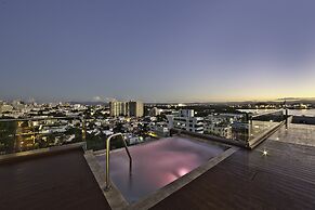 Ciqala Suites Hotel