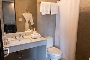 Ciqala Suites Hotel