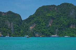 Bayview Resort Phi Phi Island - Beach Front Resort