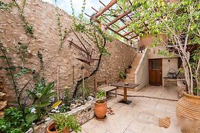 Barbara Studios