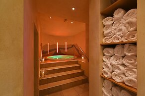 Cella Central Historic Boutique Hotel