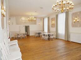 The Angel Hotel