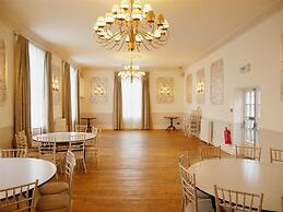 The Angel Hotel
