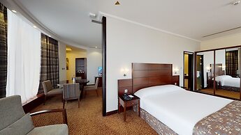 Ayass Hotel
