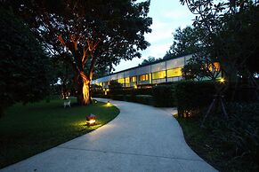 Raya Resort Beach front - The Most Green Resort in Cha-am