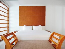 Royal Beach View Suites