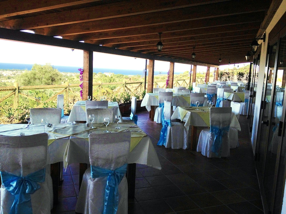 Hotel Pedra Ruja