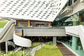 LiT BANGKOK Hotel