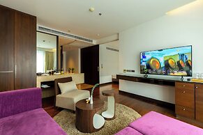 LiT BANGKOK Hotel