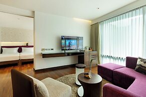 LiT BANGKOK Hotel