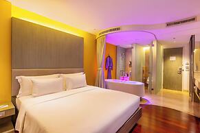 LiT BANGKOK Hotel