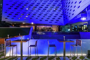 LiT BANGKOK Hotel