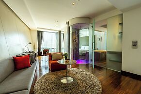 LiT BANGKOK Hotel