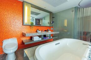 LiT BANGKOK Hotel