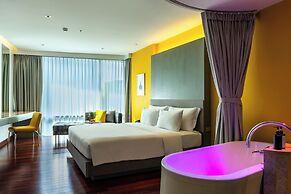 LiT BANGKOK Hotel