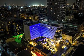 LiT BANGKOK Hotel