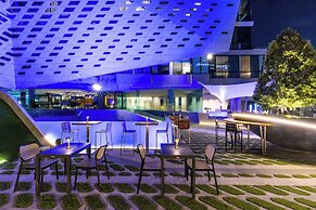 LiT BANGKOK Hotel