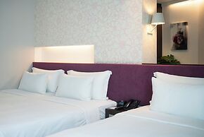 LiT BANGKOK Hotel