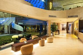 LiT BANGKOK Hotel