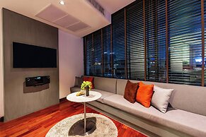 LiT BANGKOK Hotel