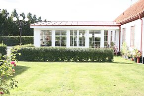 Hoby Gård Bed & Breakfast