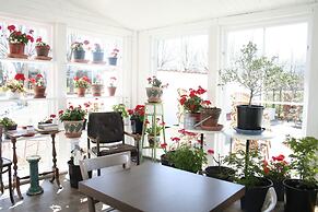 Hoby Gård Bed & Breakfast