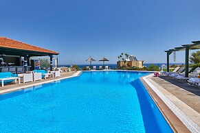Everest Apartments