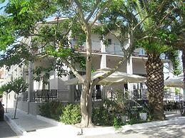 Achilles Hotel
